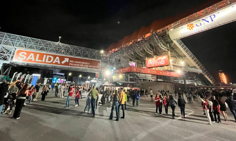 Bruno Mars revive el Estadio GNP con energía y emoción