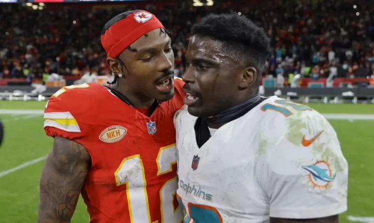 Tyreek Hill reta a Noah Lyles: “Le ganaría en los 100 metros”