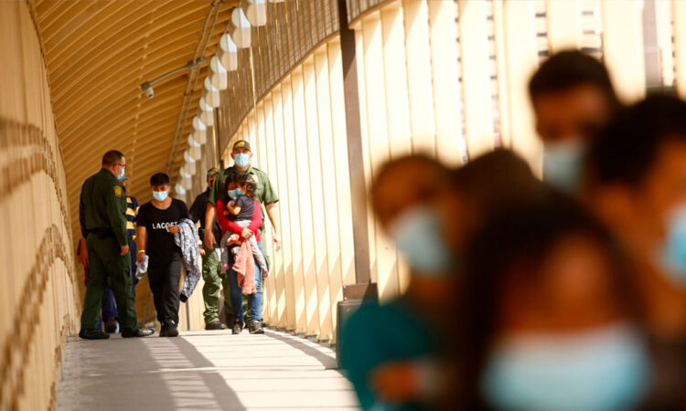 Demócratas centran su convención en la política migratoria