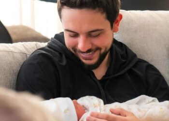 Príncipe Hussein y Princesa Rajwa de Jordania dan la bienvenida a su primera hija