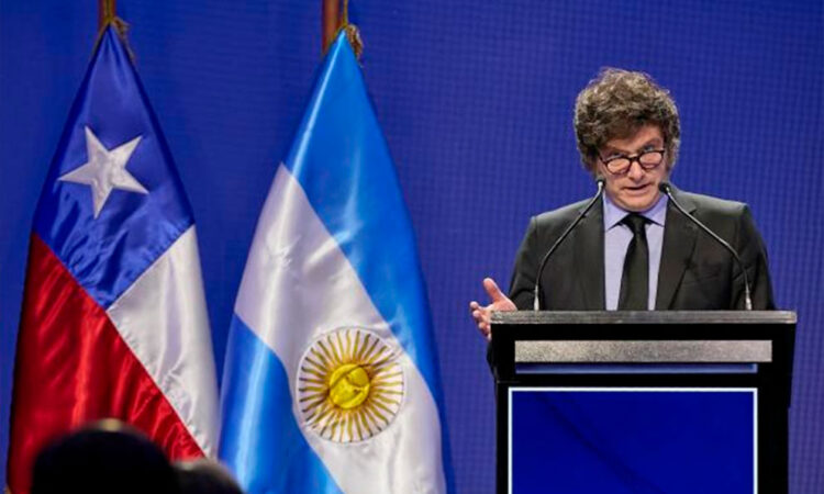 Argentina adoptará déficit cero, afirma Milei