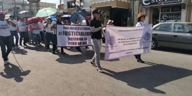 Marchan trabajadores del Poder Judicial