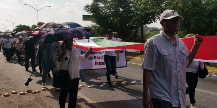 Marchan trabajadores del Poder Judicial