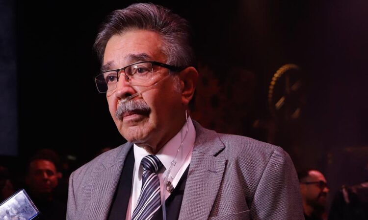 Jorge Ortiz de Pinedo denuncia problemas en el AICM con su equipo médico