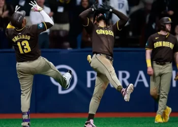 Xander Bogaerts impulsa a los Padres de San Diego hacia la postemporada