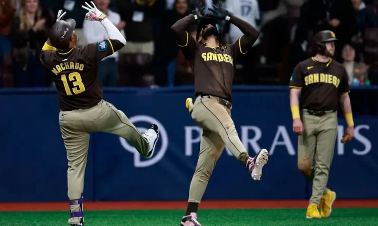 Xander Bogaerts impulsa a los Padres de San Diego hacia la postemporada