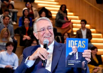 Salinas Pliego señalado por incumplimiento de préstamo