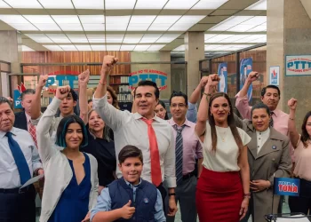 Actores de ‘El candidato honesto’ invitan a apoyar el cine mexicano