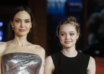 Hija de Angelina Jolie deja de usar el apellido de Brad Pitt