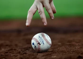 Marlins vencen a Mets con sencillo decisivo de Derek Hill