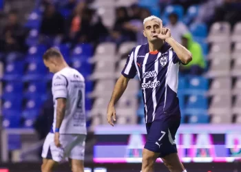 Monterrey supera 2-1 a Puebla y toma la cima del Apertura 2024