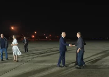 Biden y Harris reciben a estadounidenses liberados en intercambio de prisioneros con Rusia