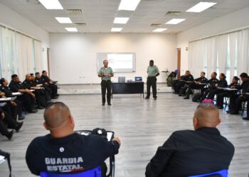 Capacitan colombianos a Guardia Estatal