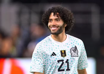 César “Chino” Huerta casi firma con Liverpool, pero el acuerdo se cayó