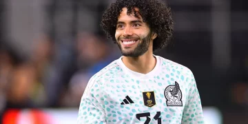 César “Chino” Huerta casi firma con Liverpool, pero el acuerdo se cayó