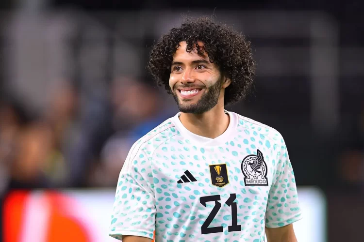 César “Chino” Huerta casi firma con Liverpool, pero el acuerdo se cayó