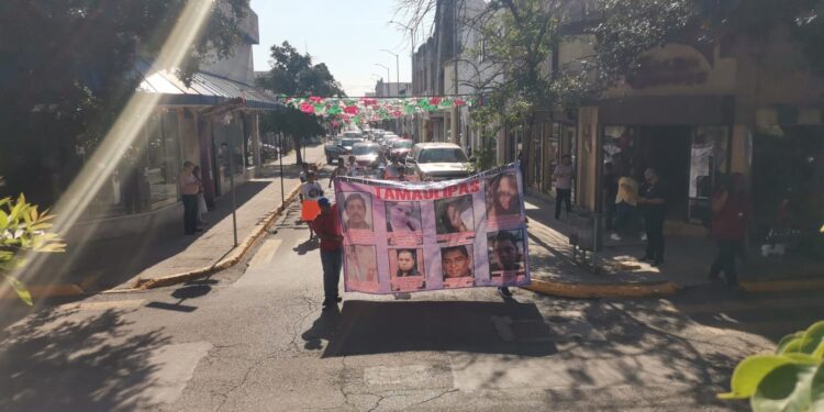 Marchan en Victoria por los desaparecidos