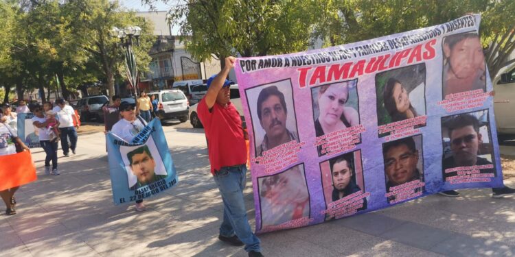 Marchan en Victoria por los desaparecidos
