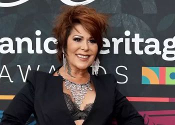 Alejandra Guzmán reaparece con Silvia Pinal tras la llegada de Frida Sofía a México