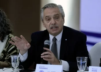 Expresidente argentino acusa a Yáñez de violar su privacidad