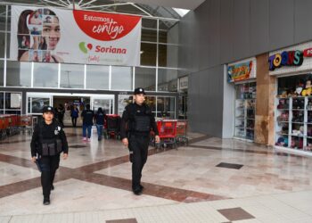 Vigilancia en comercios ante compras por regreso a clases
