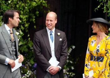 Príncipe Guillermo regresa de vacaciones y apoya iniciativa contra la falta de hogar