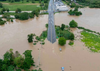 Puerto Rico enfrenta fuertes lluvias tras paso de Ernesto