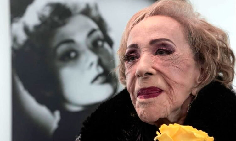 Estudios Churubusco rinde homenaje a Silvia Pinal con nuevos camerinos