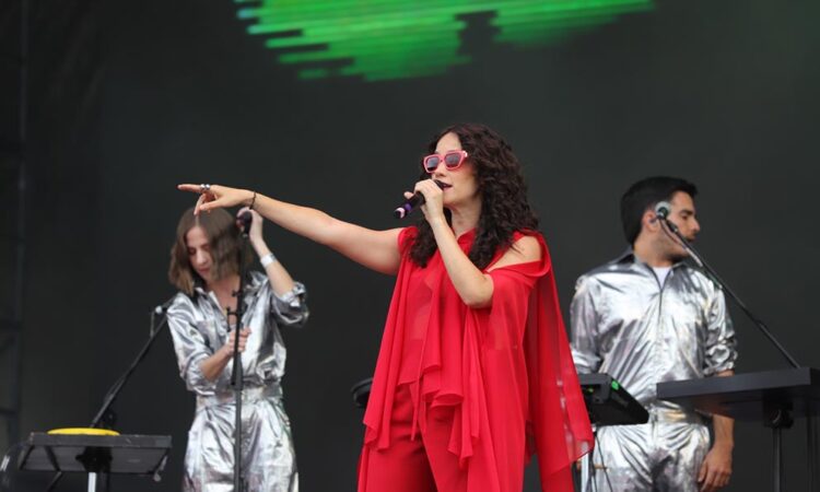 Kesha vuelve a México con un poderoso show después de una década