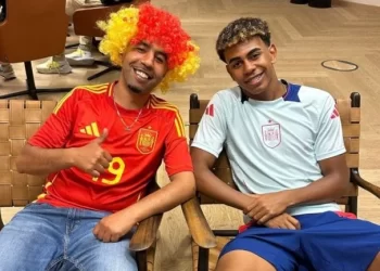 Entre el campo y el hospital: Yamal combina fútbol y familia