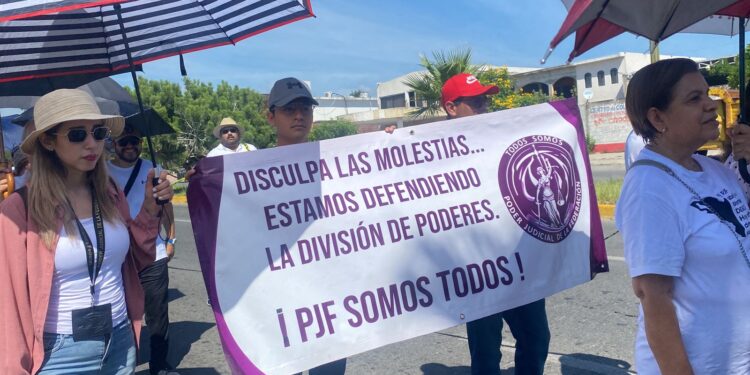 Marchan contra reforma trabajadores del Poder Judicial