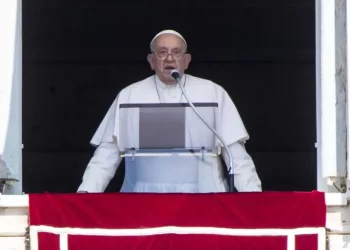 Papa Francisco pide buscar la verdad y evitar la violencia en Venezuela