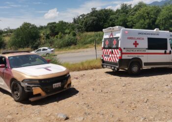 Cuatro policías estatales heridos en accidente en ejido La Misión