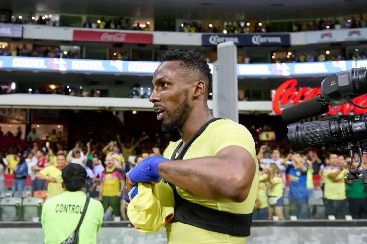 Julián Quiñones anota doblete en su debut con Al Qadsiah en la Saudi Pro League