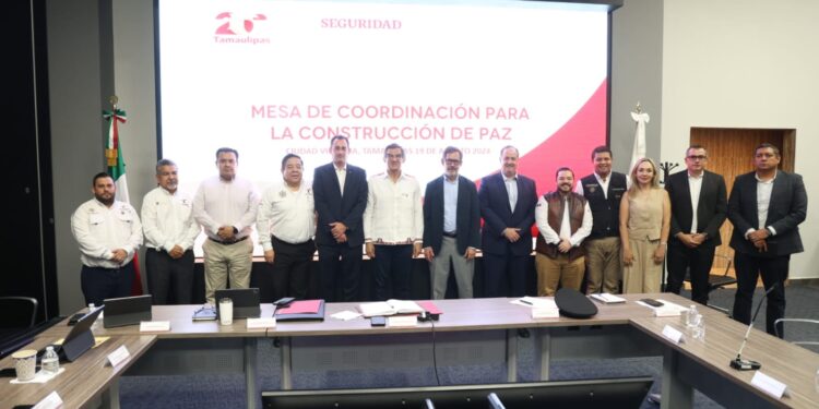 Participan ejecutivos de FEMSA en reunión de seguridad con AVA