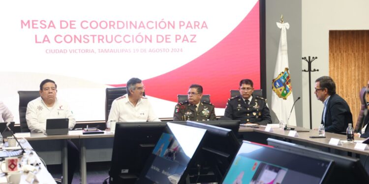 Participan ejecutivos de FEMSA en reunión de seguridad con AVA