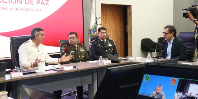 Participan ejecutivos de FEMSA en reunión de seguridad con AVA