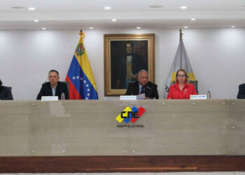 Venezuela entrega actas presidenciales en medio de controversia electoral