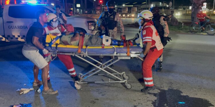 Ciclista arrollado por auto en el Bulevar Fidel Velázquez y Av. Carrera Torres