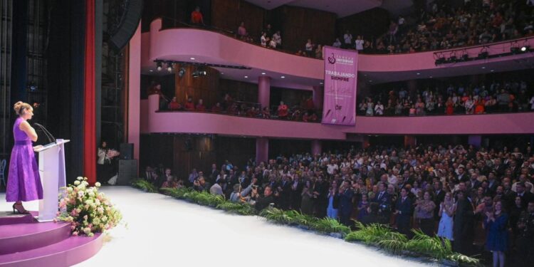 Rinde Lucy Rodríguez de Gattás III Informe al frente del DIF Municipal de Victoria