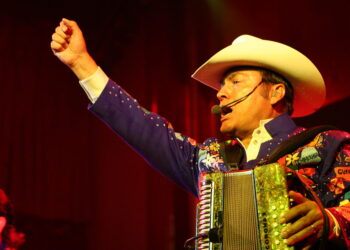 Tigres del Norte destacan su trayectoria ante la popularidad de jóvenes artistas