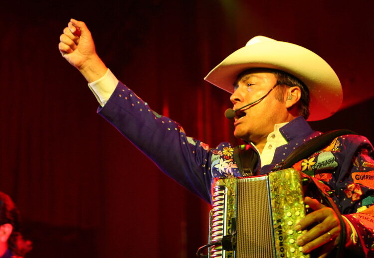 Tigres del Norte destacan su trayectoria ante la popularidad de jóvenes artistas