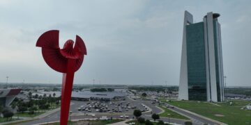 Restauran la emblemática Águila del Parque Bicentenario de Cd. Victoria, Tamaulipas