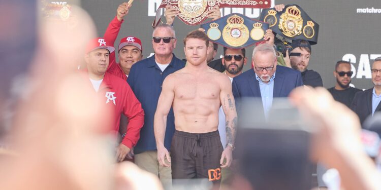 Presentan cinturón tamaulipeco en Las Vegas y “Canelo” Álvarez se enfunda la cuera