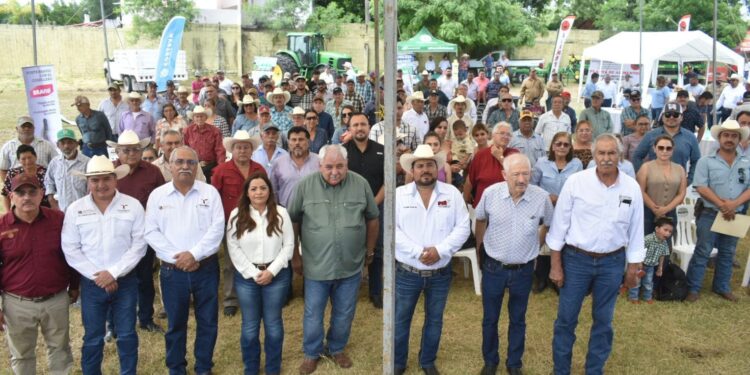 Llevan programa de mejoramiento genético a ganaderos del Valle de San Fernando