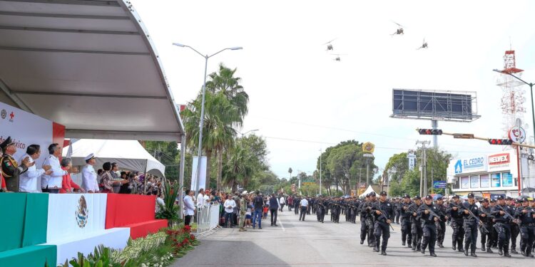 Presidió Américo Villarreal en Cd. Victoria desfile por 214 aniversario del inicio de la independencia de México
