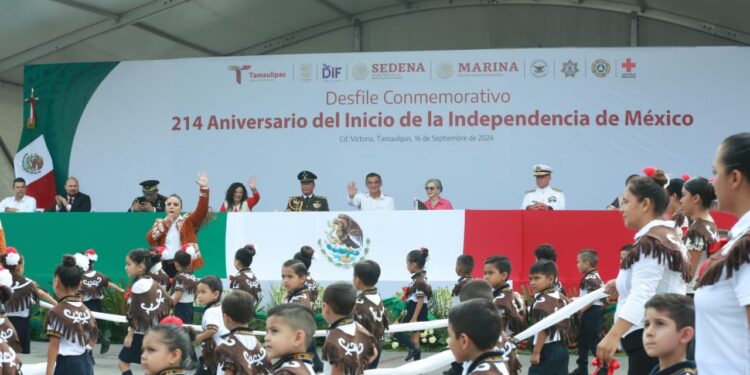 Presidió Américo Villarreal en Cd. Victoria desfile por 214 aniversario del inicio de la independencia de México