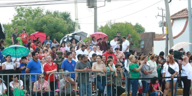 Presidió Américo Villarreal en Cd. Victoria desfile por 214 aniversario del inicio de la independencia de México