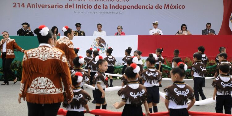 Presidió Américo Villarreal en Cd. Victoria desfile por 214 aniversario del inicio de la independencia de México