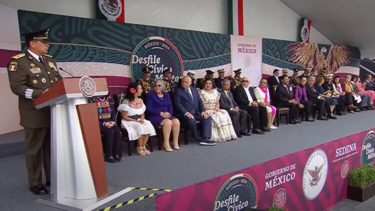 General Sandoval agradece a AMLO nombrarlo en SEDENA; destaca labor de ingenieros militares